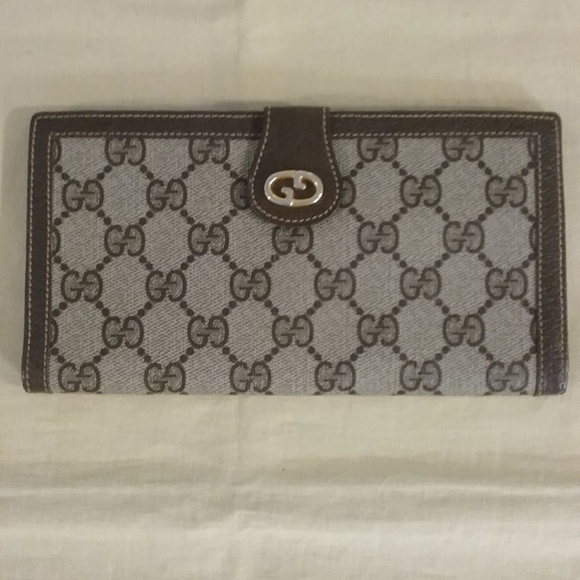 Authentic Gucci Wallet - Picture 1 of 7